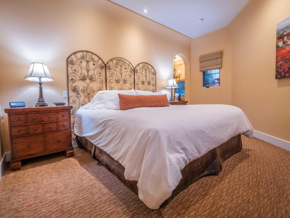 Luxury Suite 4,957718411:JPEG